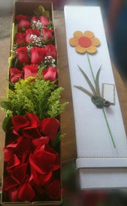 CAJA DE 12 ROSAS
